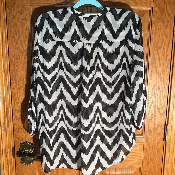 Sheer fabric in black & white - Picture 2 of 5